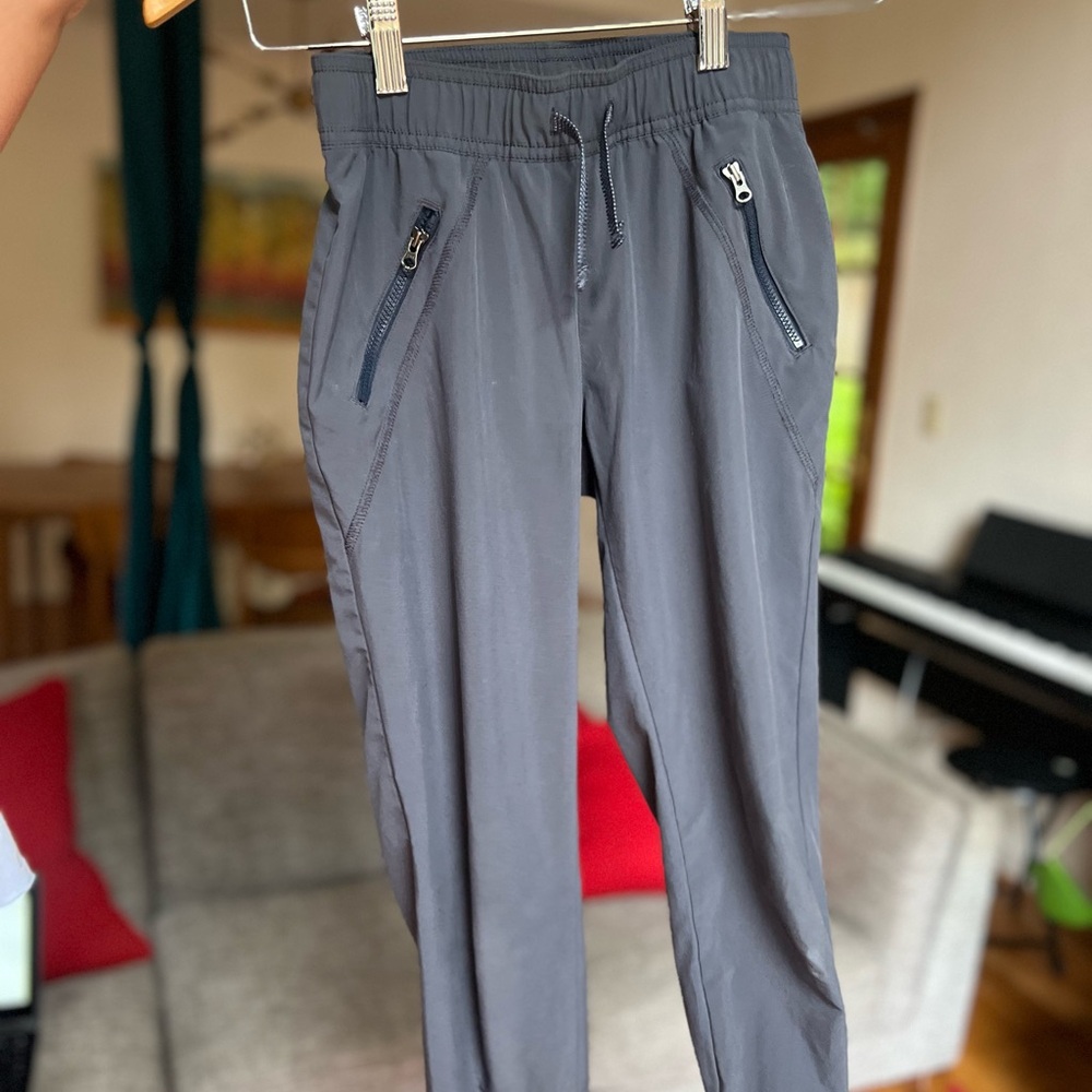 Patagonia Gray Joggers with Elastic Waistband and Lightweight Fabric